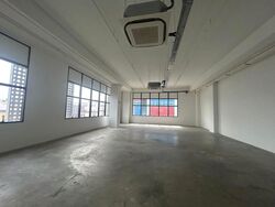 Hh @ Kallang (D13), Factory #559902061
